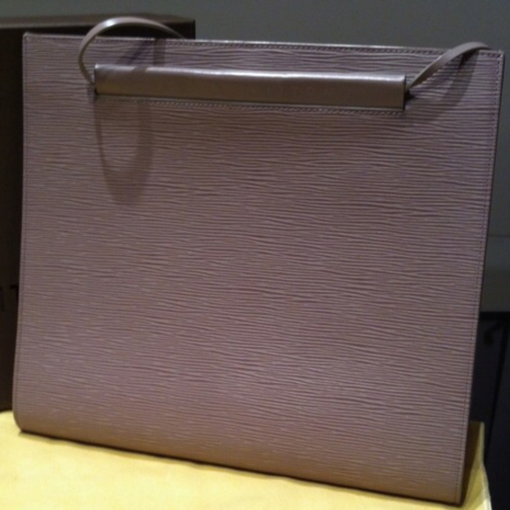 Auth Louis Vuitton bag